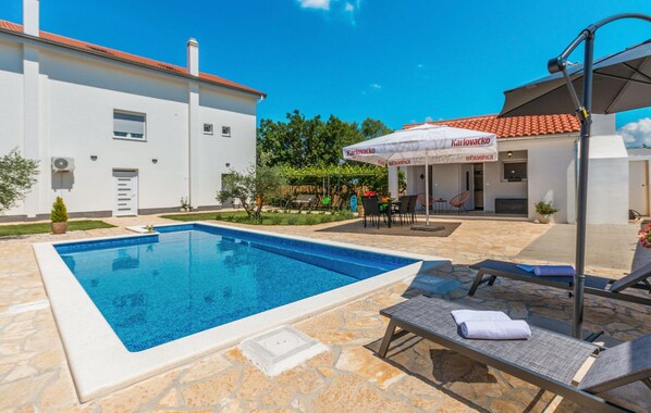 pool