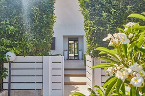 Activities, Balcony / Terrace / Patio, Facilities, Pool, Spring