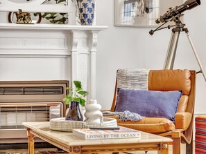 Comfortable living space for relaxation. (1)