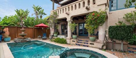 Enjoy fun pool days & relax in the jacuzzi!