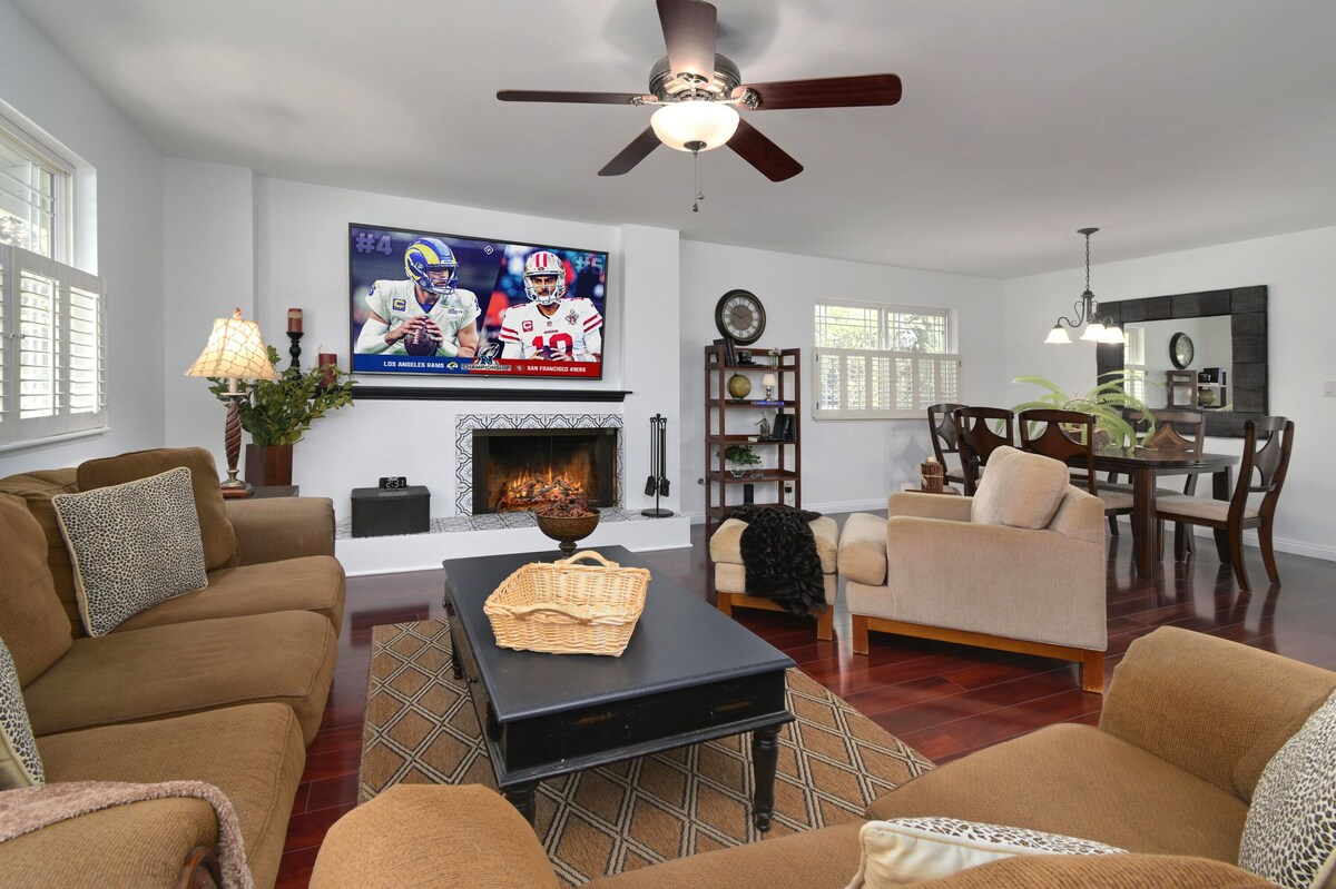 Thousand Oaks Pool Paradise—Private Home, Pool, & Free Heated Hot Tub!