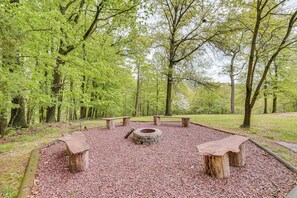 Fire Pit | Wooded Views | Quiet & Secluded