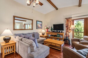 Living room seating and flat-screen tv. Pine Mountain Lake Vacation Rental "Deer Run" - Unit 2 Lot 454.