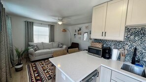 Living Room/Bar