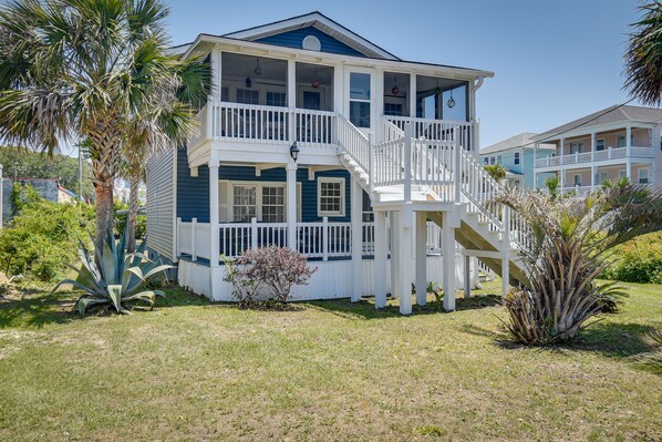 Atlantic Beach Vacation Rental | 4BR | 2.5BA | Steps Required to Enter