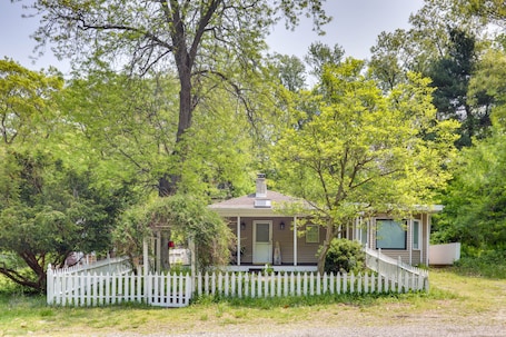 Gary Vacation Rental | 3BR | 2BA | 1,362 Sq Ft | 3 Steps to Enter