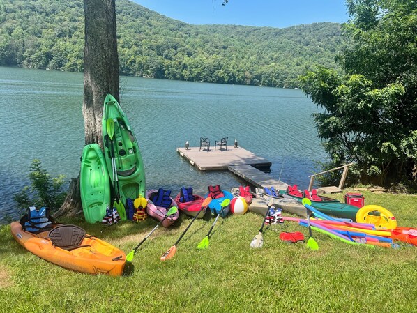 9 Kayaks, 2 of which are tandem. Life vest's included from infant to adult!