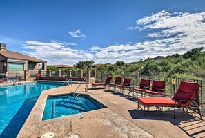 Community Amenities | 3 Outdoor Heated Pools | 2 Hot Tubs | Nearby Golf Course