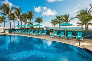 Enjoy the heated oceanview pool & hot tub at Marenas Beachfront Resort