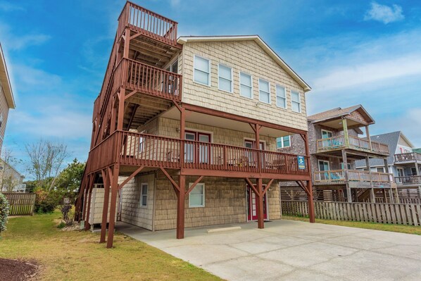 You will truly feel like the lord of the manor when you stay at Wave Manor in Nags Head.