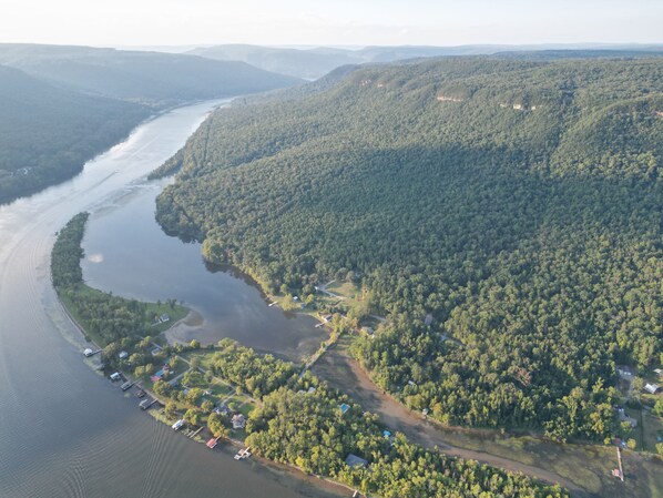 Tennessee River Gorge® Mountain Treehouse Cabins
