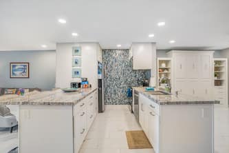 Luxury, upgraded Waikomo Streams condo with pool - walk to Poipu Beach