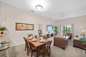 Dining Room#Disney #Parks #kingdom #springs #CaribeCove #Apartment #Vacation #Rental #waterpark #Kissimmee #Orlando #universal #citywalk