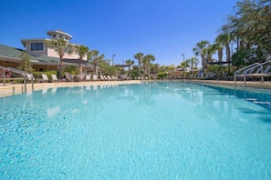 Clubhouse Infinity Pool#Disney #Parks #kingdom #springs #CaribeCove #Apartment #Vacation #Rental #waterpark #Kissimmee #Orlando #universal #citywalk