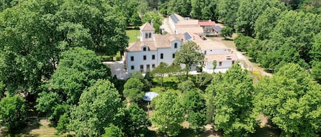 Quinta do Areal in over 12 hectares of woodland and pasture