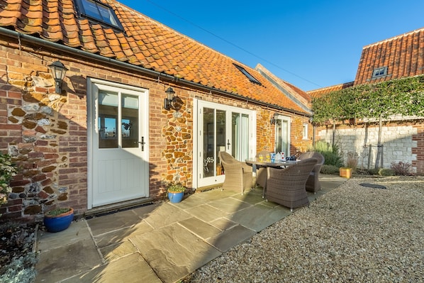 The Little Barn, Ringstead: A fabulous award-winning bijou barn conversion