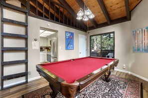 Pool table