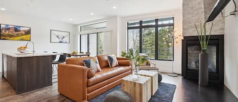 Living Room, River West 924, Silverthorne Vacation Rental