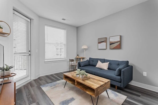 CozySuites | Spacious 1BR + Parking | Near Whole Foods
