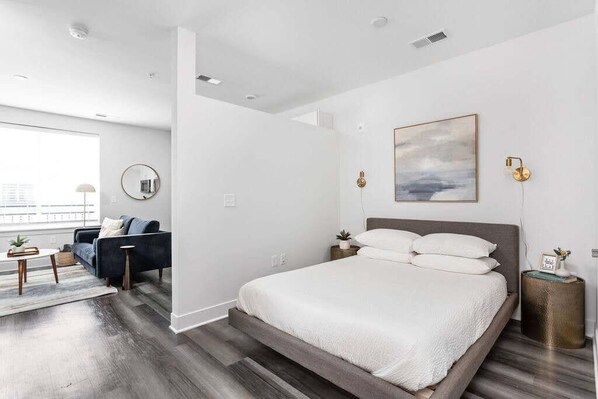 Mid-Century Modern Studio| CozySuites | Downtown