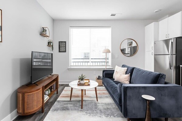CozySuites | Studio + Parking | Near Whole Foods