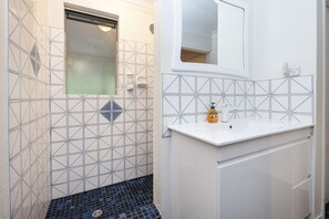 Bathroom and toilet 