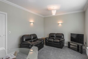 Living Room-3745