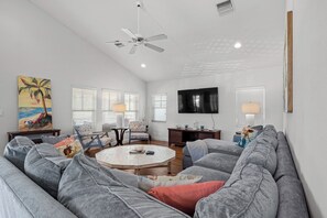 Spacious livingroom