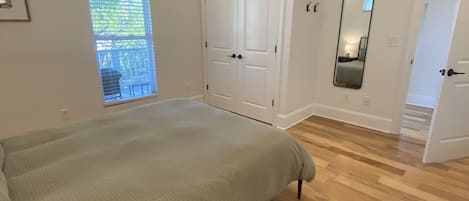 Bedroom 1 - Queen bed
