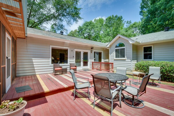 Watkinsville Vacation Rental | 4BR | 3BA | 2,800 Sq Ft | Stairs Required