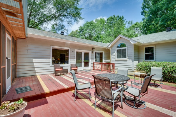 Watkinsville Vacation Rental | 4BR | 3BA | 2,800 Sq Ft | Stairs Required