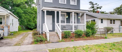 Wilmington Vacation Rental | 2BR | 2.5BA | Stairs Required | 1,193 Sq Ft