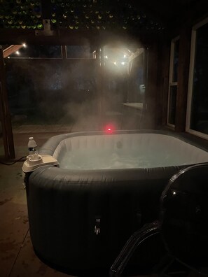 Indoor spa tub