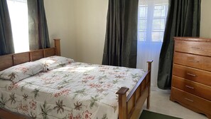 Master bedroom with 1 queen bed
