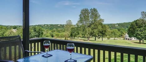 Sip your wine or a coffee while enjoying a beautiful view of the golf course.