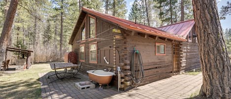 Klamath Falls Vacation Rental | 1BR | 1BA | 792 Sq Ft | 1 Step Required