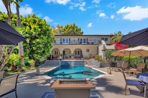 Backyard: plenty of seating, unheated pool, fire pit, yard games, hammock, BBQ. The pool area is fully fenced.
