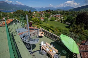 Ca. 25 m² große Dachterrasse mit Barbecue