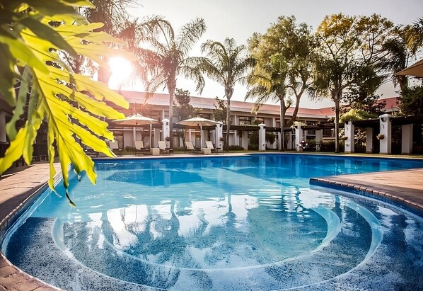 Outdoor Swimming pool