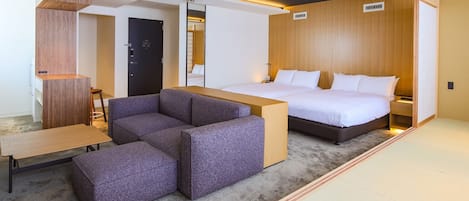 ・[Premier suite twin example] This is a premier suite twin room with a focus on spaciousness.
