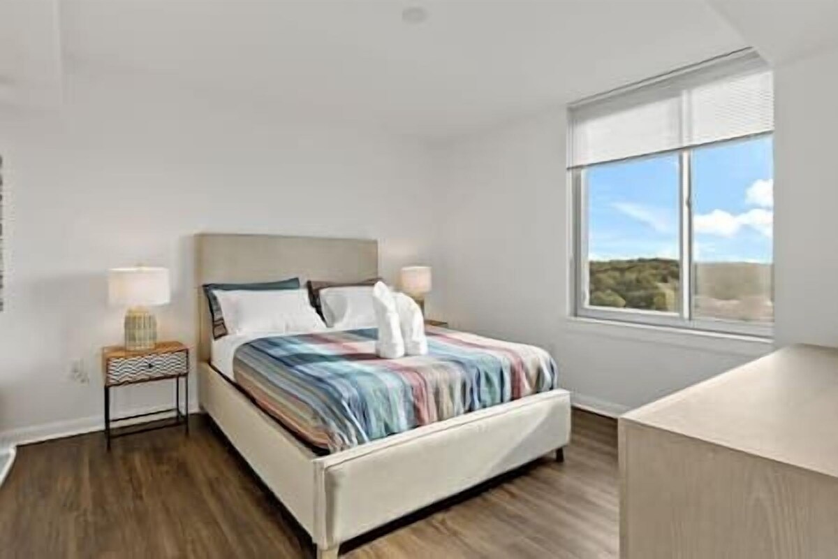 Lovely 2 bedroom with patio