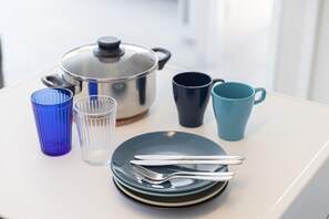 Fully equipped with tableware and cooking utensils