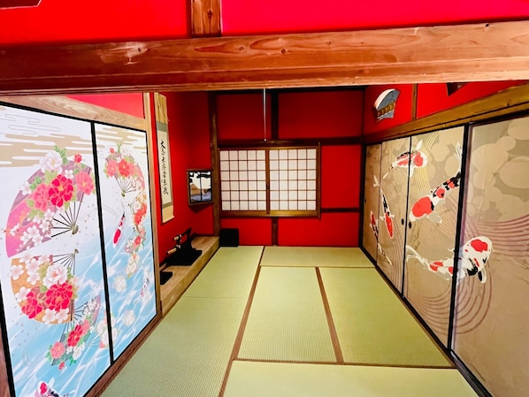 Koi Tsubaki Room 1