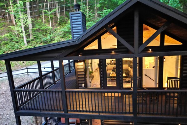 The Piney Ridge Cabin