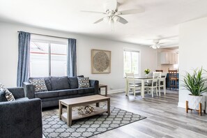 Relax in the living room, you're on vacation!