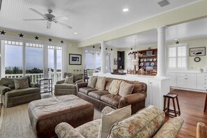 Living Room, 53 Ocean Point