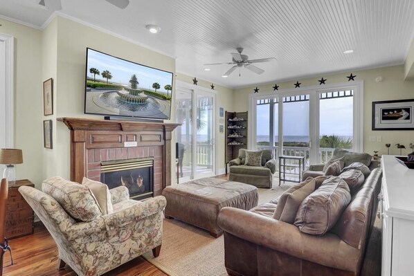 Living Room, 53 Ocean Point