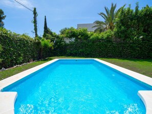 Water, Plant, Sky, Property, Swimming Pool, Blue, Light, Botany, Green, Nature