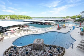 Not only you can enjoy the tranquility of the nearby lake but you can also leisurely swim in the pool.