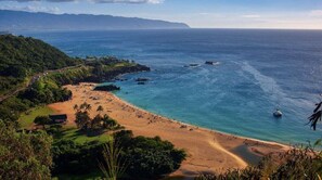 A 5 minute walk and you are at world famous Waimea Bay!
